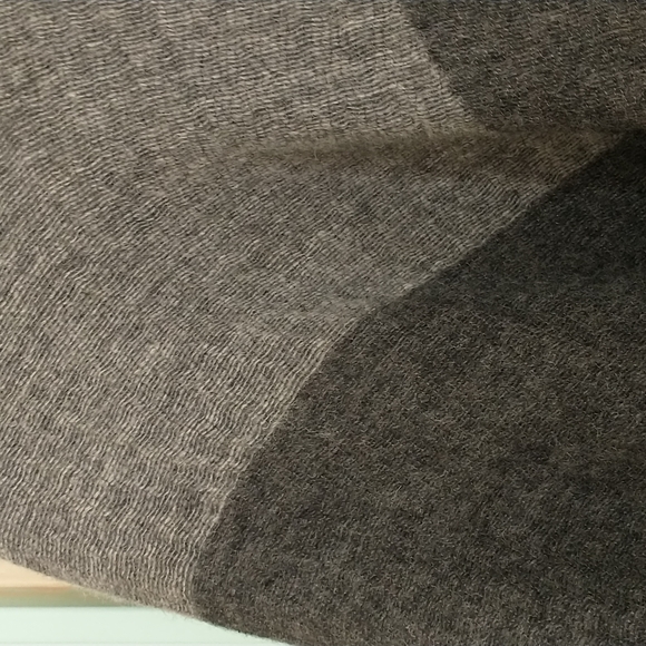 New! Open arm poncho or shoulder wrap, blanket scarf, gray, OSFM, soft - Picture 4 of 5